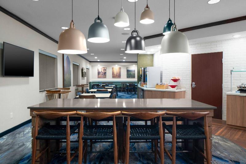 Fairfield Inn & Suites Jefferson City image