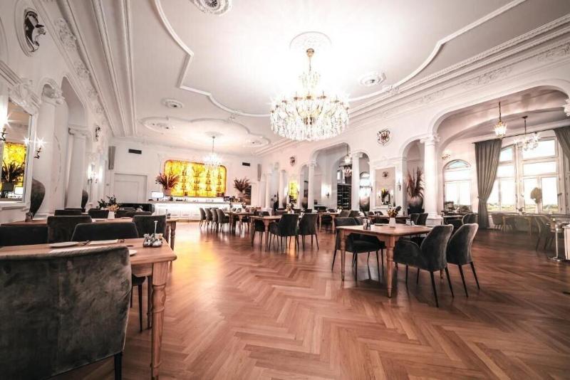 Historisches Kurhaus Juist image