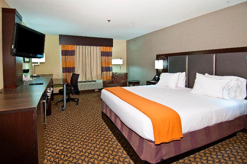 Holiday Inn Express Hotel & Suites Jackson / Pearl