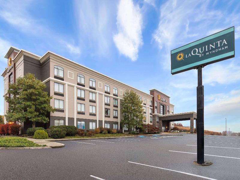 La Quinta Inn&Suites by Wyndham Sevierville/Kodak image