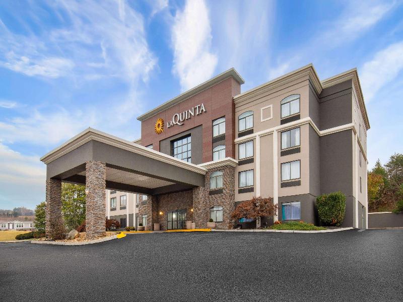 La Quinta Inn&Suites by Wyndham Sevierville/Kodak image