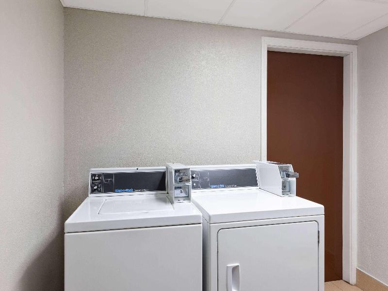 La Quinta Inn&Suites by Wyndham Sevierville/Kodak image