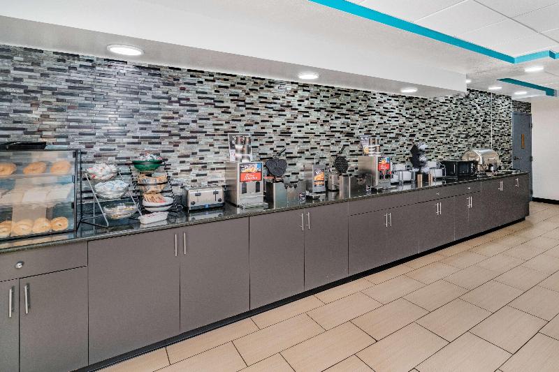 La Quinta Inn&Suites by Wyndham Sevierville/Kodak image