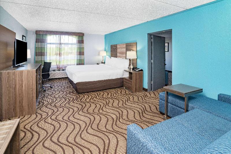 La Quinta Inn&Suites by Wyndham Sevierville/Kodak image