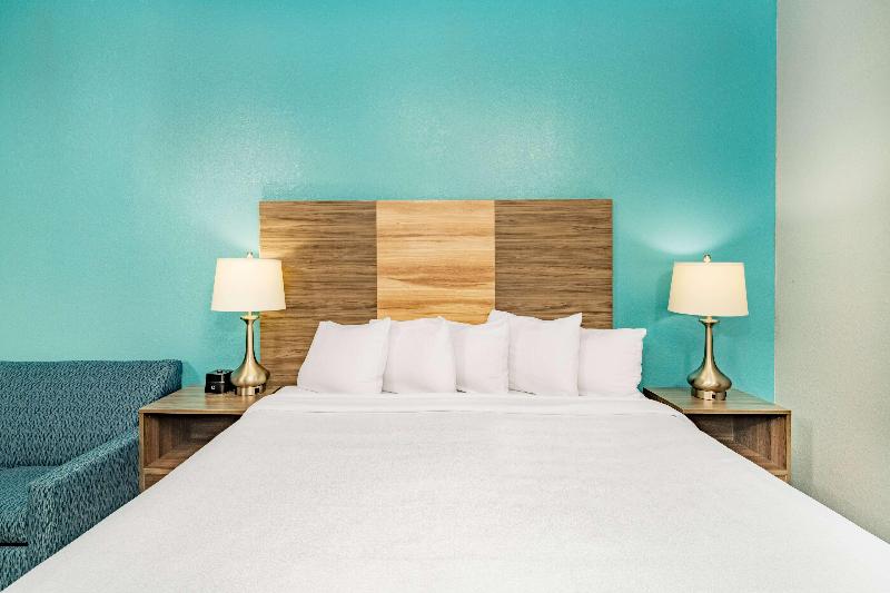 La Quinta Inn&Suites by Wyndham Sevierville/Kodak image