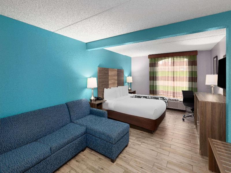 DOUBLE KING BED NON SMOKING — photo 4