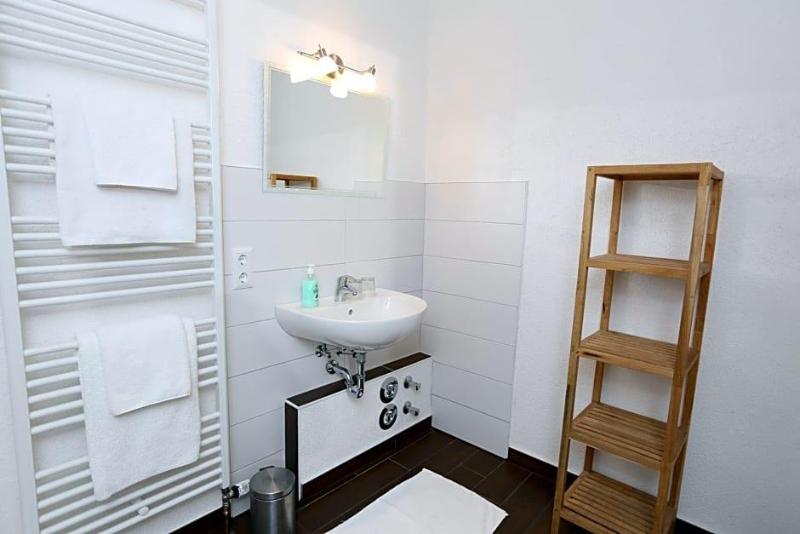 Zur Linde image