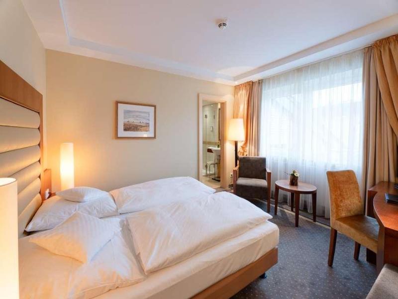 Ringhotel Waldschlösschen Schleswig image