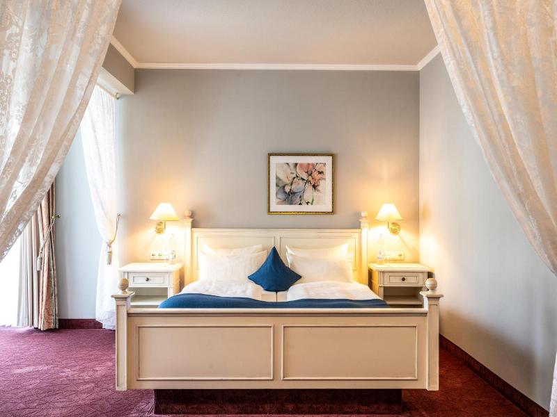 Schloss Hotel Petry image