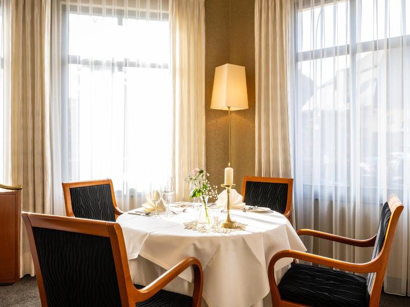 Schloss Hotel Petry image