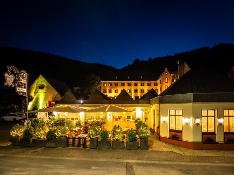 Schloss Hotel Petry image
