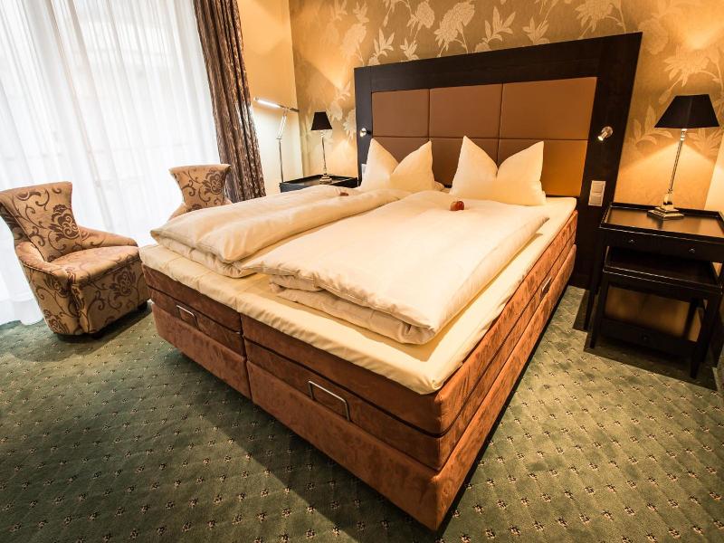 Schloss Hotel Petry image