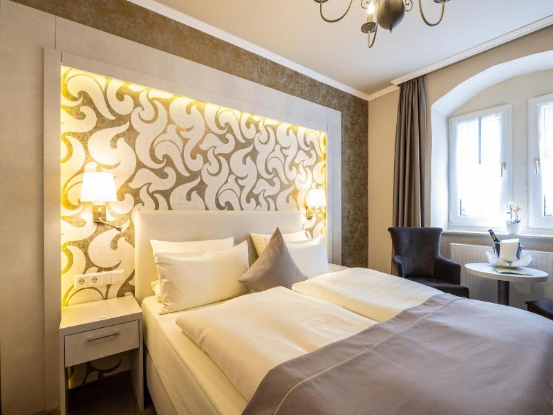 Schloss Hotel Petry image