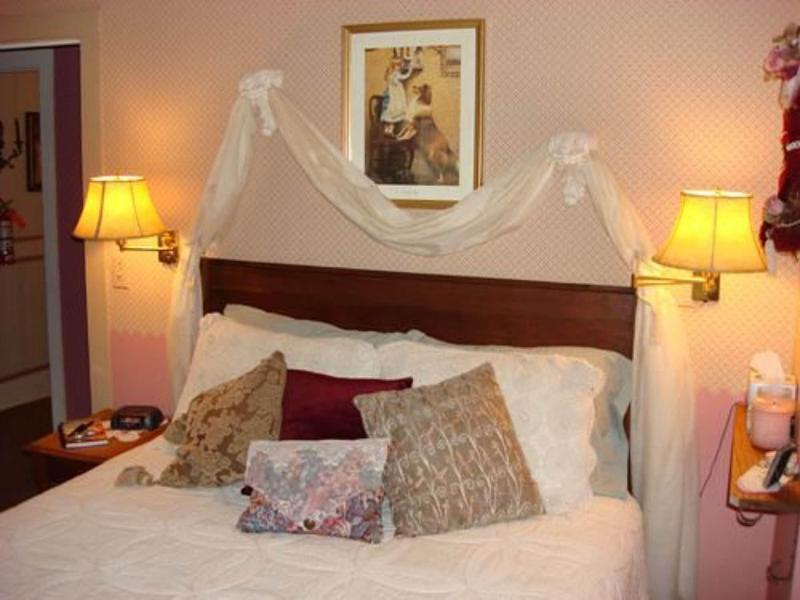 Rocking Horse Inn image