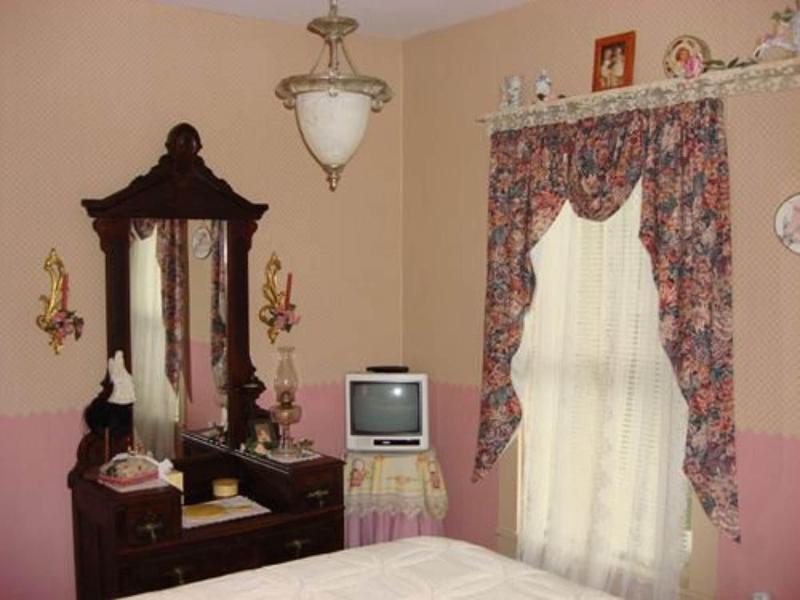 Rocking Horse Inn image