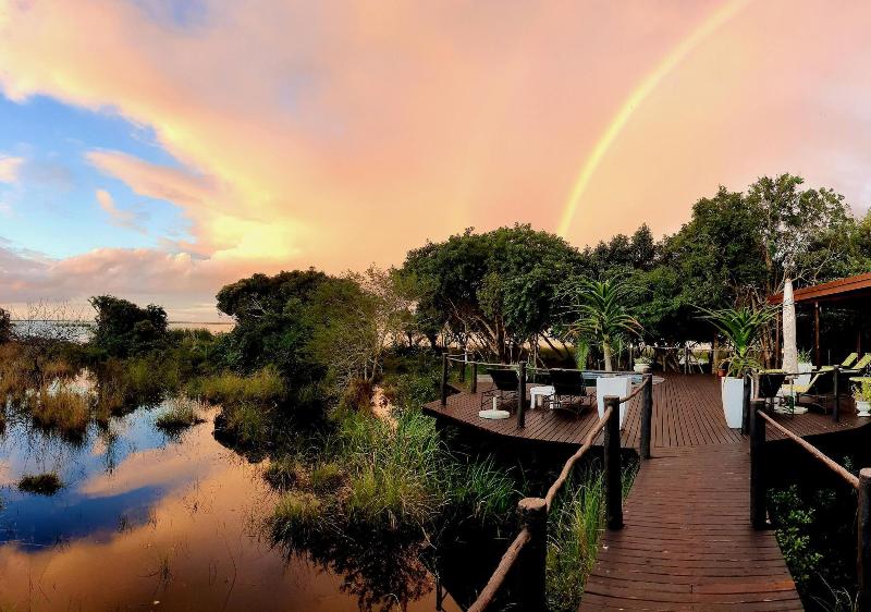 Makakatana Bay Lodge