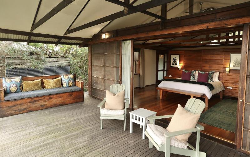 Makakatana Bay Lodge