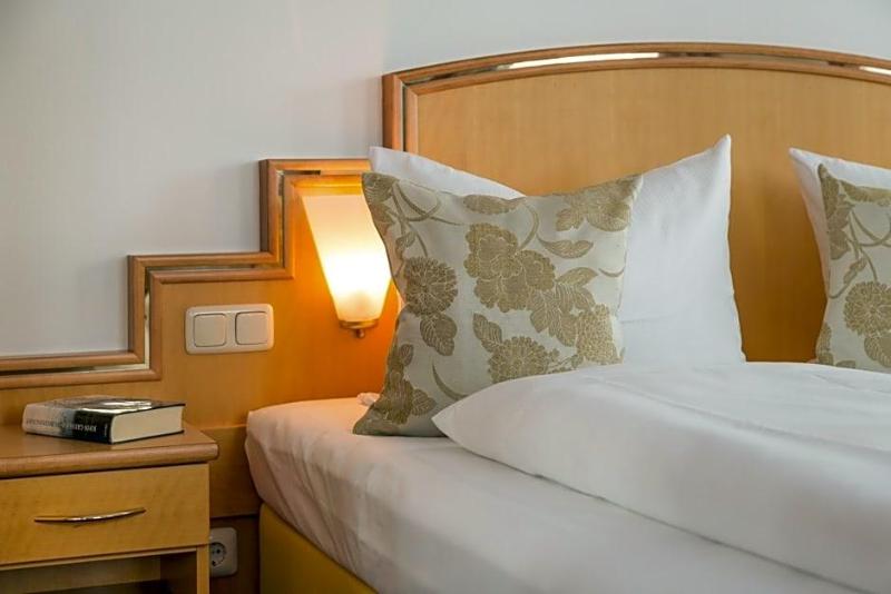 Pfaffinger Hof image