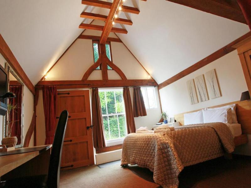 Tonge Barn image