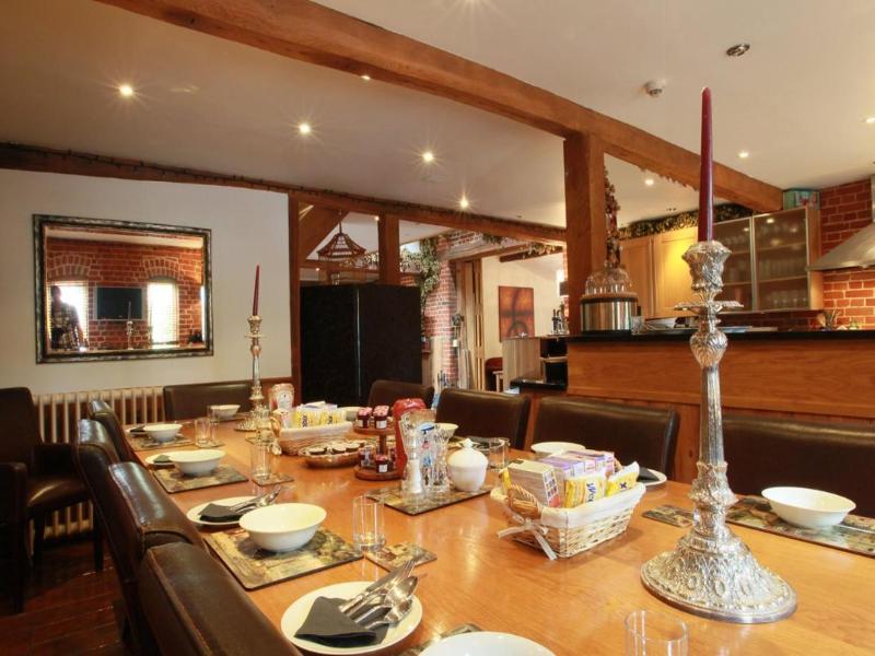 Tonge Barn image