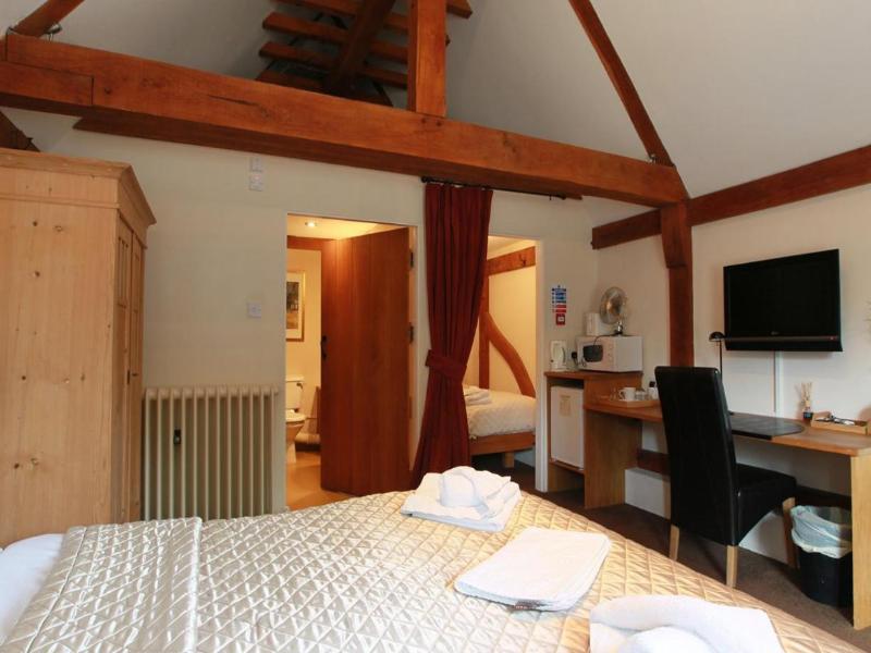 Tonge Barn image