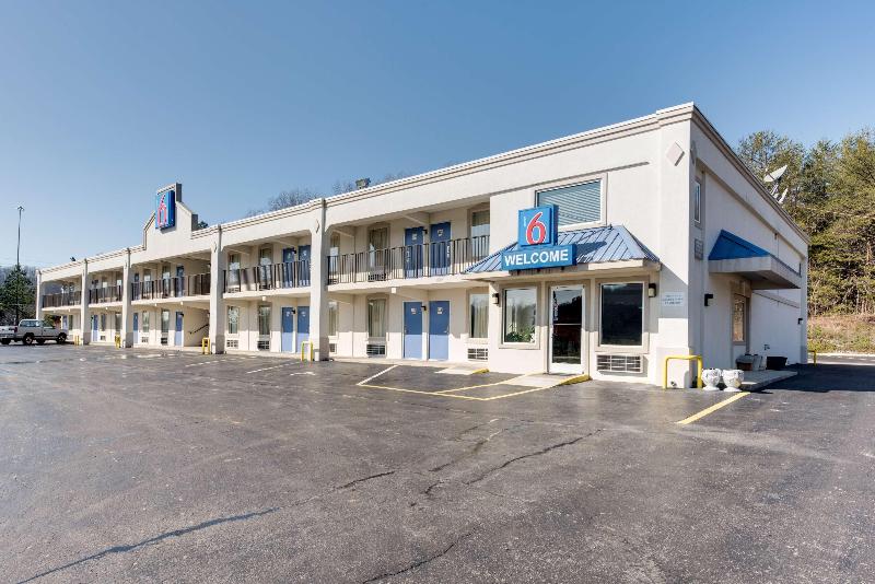 Motel 6 Kingston image