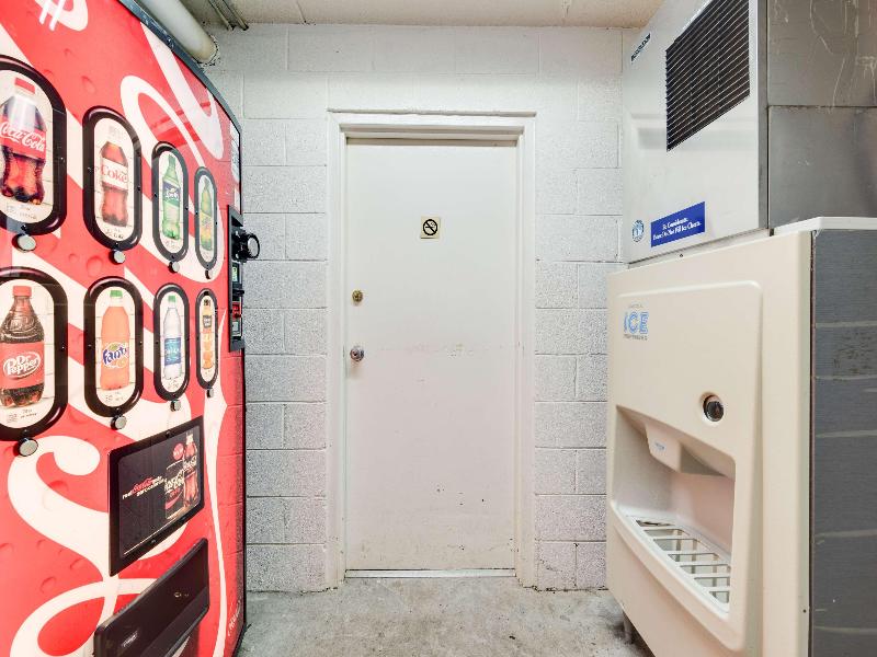 Motel 6 Kingston image