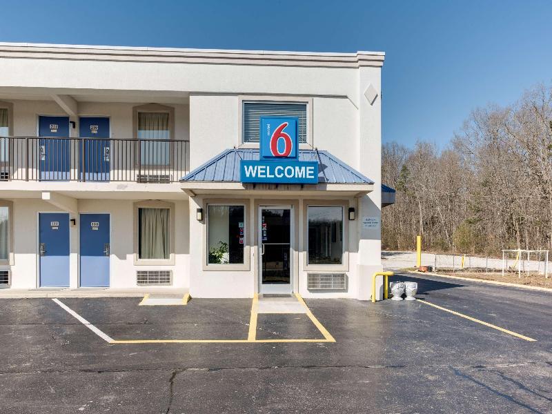 Motel 6 Kingston image