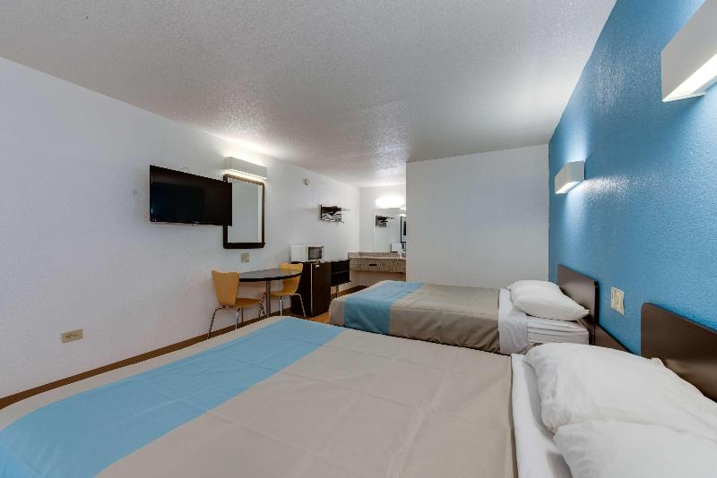Motel 6 Kingston image