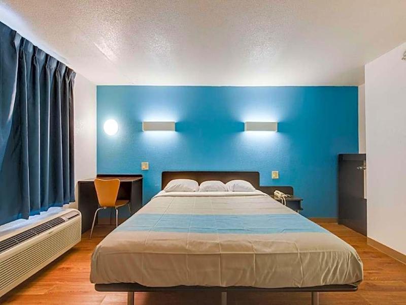 Motel 6 Kingston image