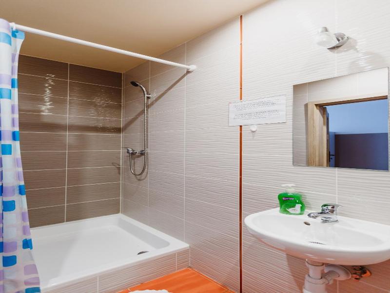 Guest Rooms Tara (Tara Hostel Krakow) image