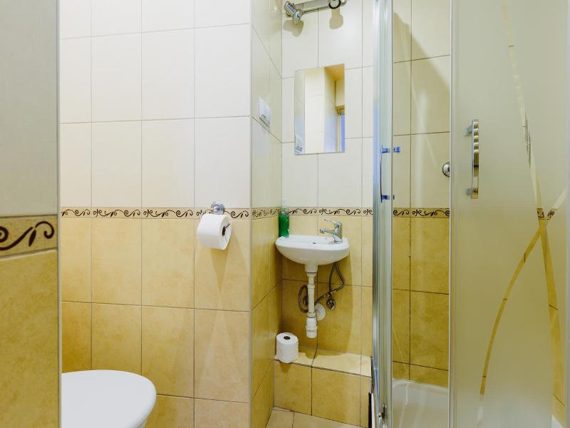 Guest Rooms Tara (Tara Hostel Krakow) image