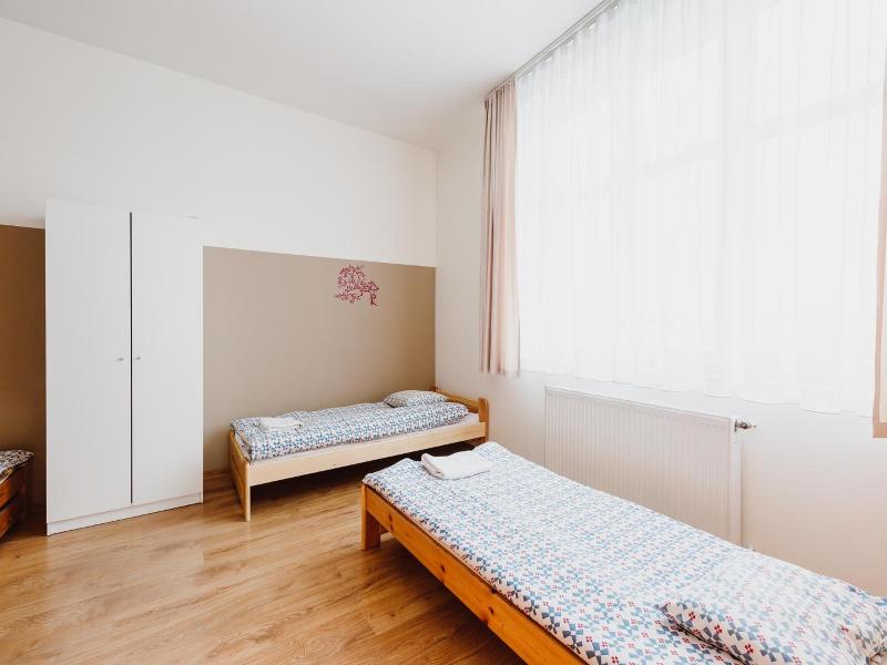 Guest Rooms Tara (Tara Hostel Krakow) image