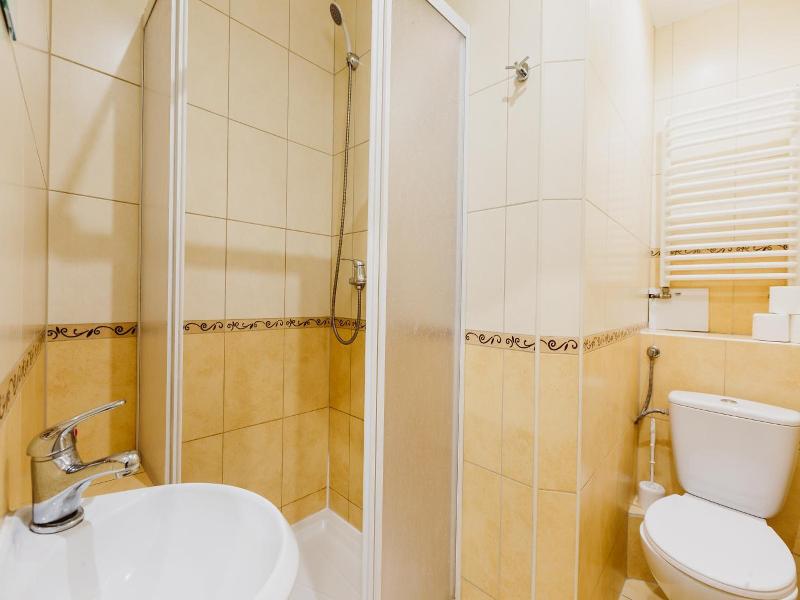 Guest Rooms Tara (Tara Hostel Krakow) image