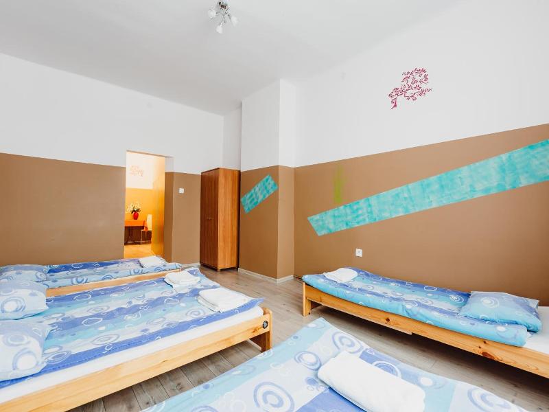 Guest Rooms Tara (Tara Hostel Krakow) image