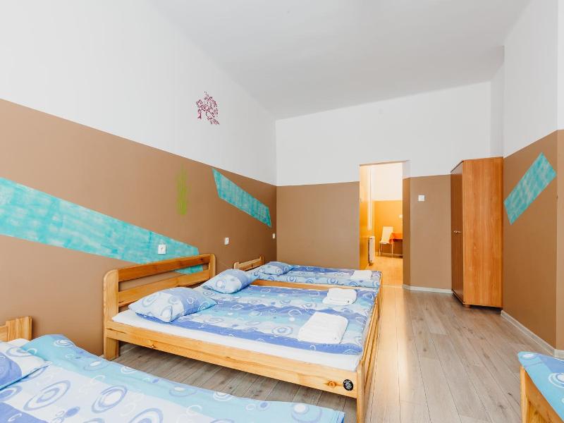 Guest Rooms Tara (Tara Hostel Krakow) image