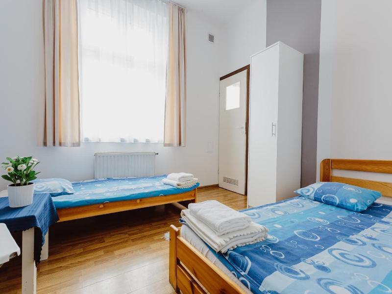 Guest Rooms Tara (Tara Hostel Krakow) image