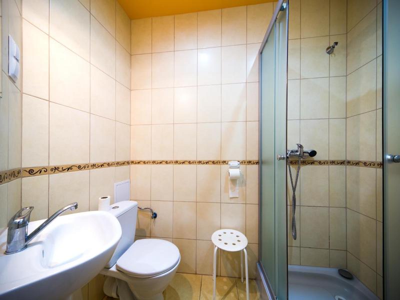 Guest Rooms Tara (Tara Hostel Krakow) image