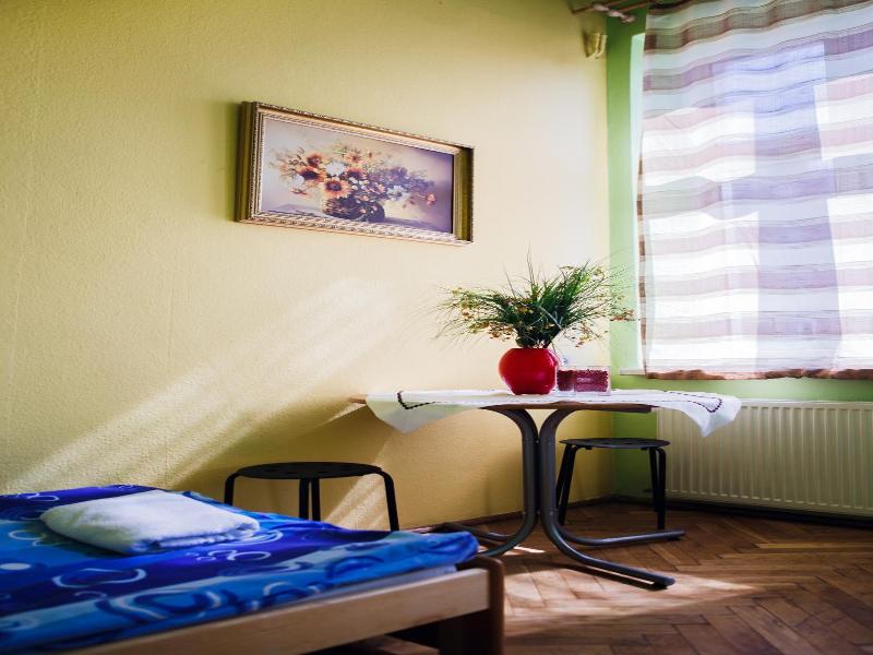 Guest Rooms Tara (Tara Hostel Krakow) image