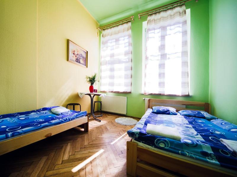 Guest Rooms Tara (Tara Hostel Krakow) image