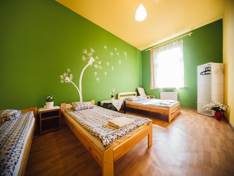 Guest Rooms Tara (Tara Hostel Krakow) image
