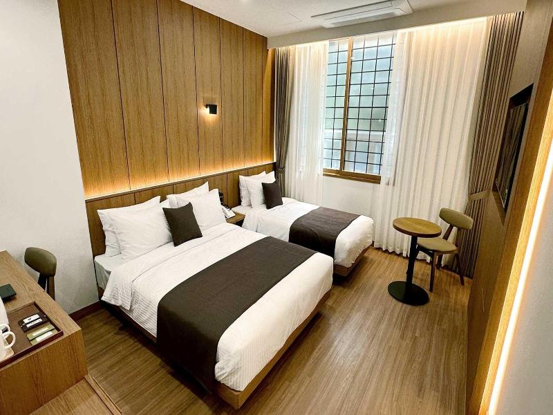 Commodore Hotel Pohang image