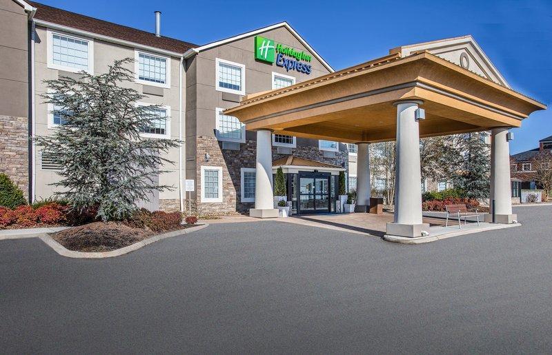 HOLIDAY INN EXPRESS & SUITES ALCOA KNOXVILLE AIRPORT
