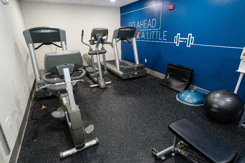 Holiday Inn Express Hotel & Suites Kodak East Sevi image