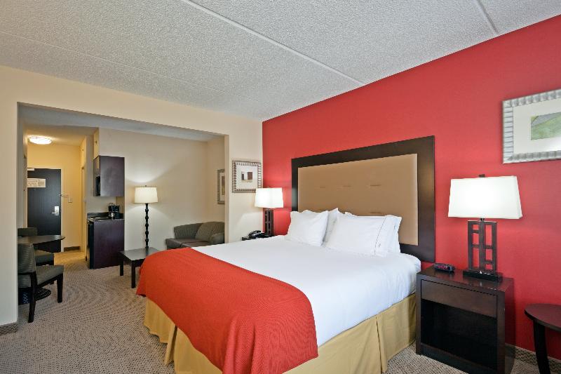 Holiday Inn Express Hotel & Suites Kodak East Sevi image
