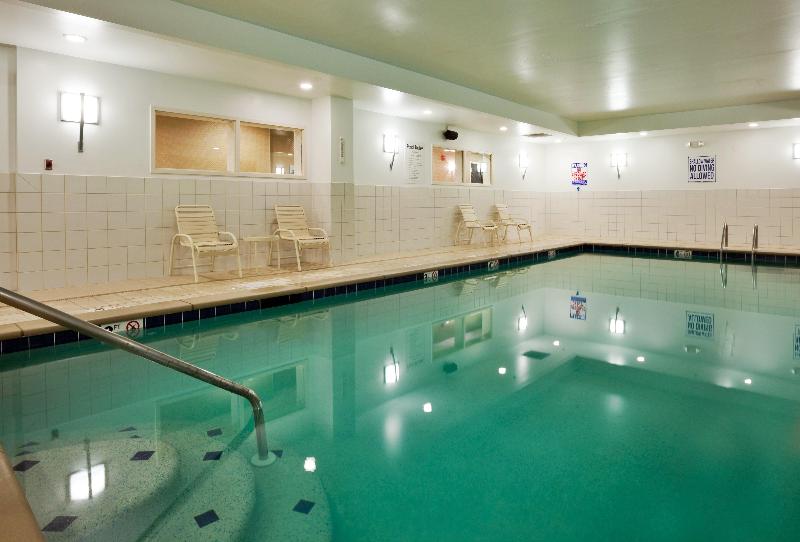 Holiday Inn Express Hotel & Suites Kodak East Sevi image