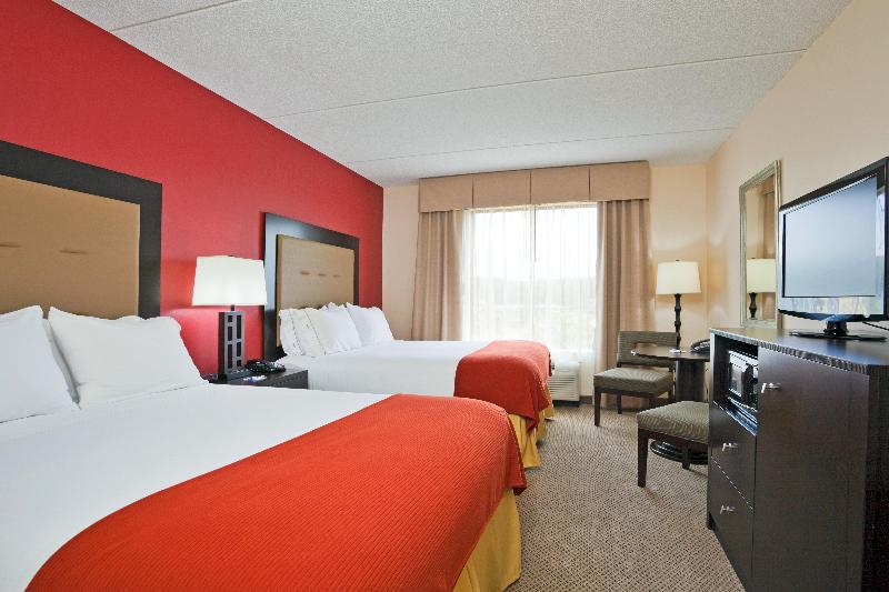 Holiday Inn Express Hotel & Suites Kodak East Sevi — photo 23