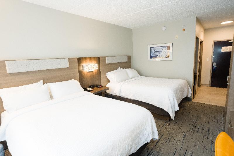 Holiday Inn Express Hotel & Suites Kodak East Sevi image