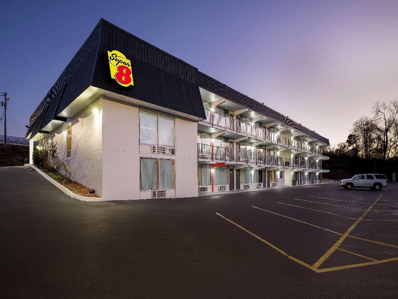 Super 8 by Wyndham Kingsport /I-81 image