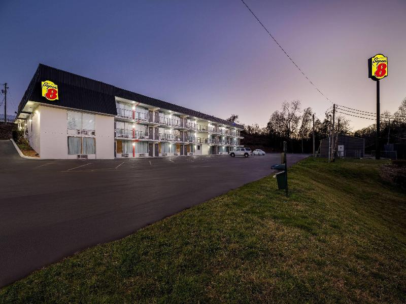 Super 8 by Wyndham Kingsport /I-81 image